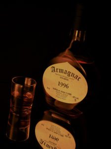 photo de produit bouteille d'armagnac photographe packshot perpignan